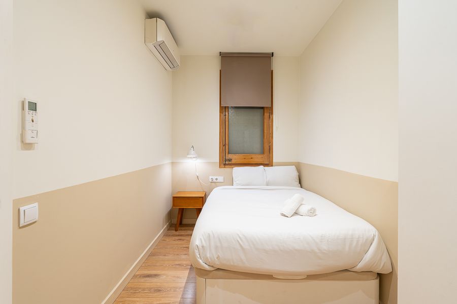 Standard Double Room with Shared Bathroom - PRALF1