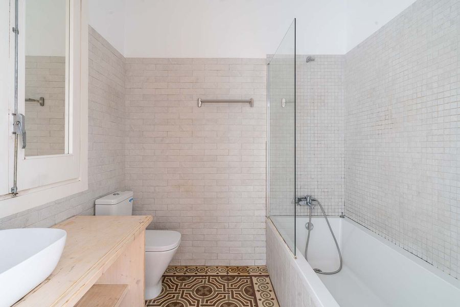 3-Bedroom  2-Bathroom Apartment with Terrace - PRAL11