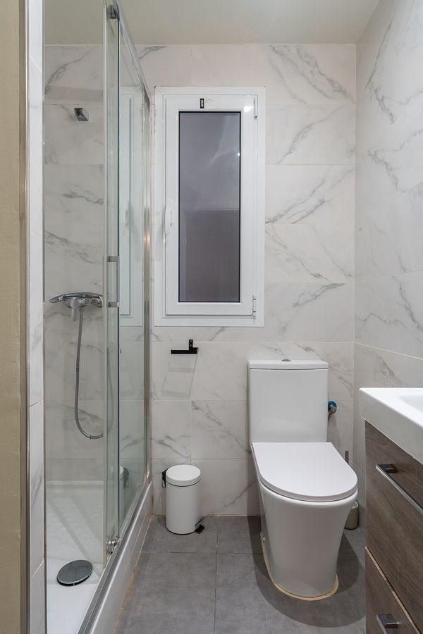 2-Bedroom 1-Bathroom Penthouse with Terrace - ENT11
