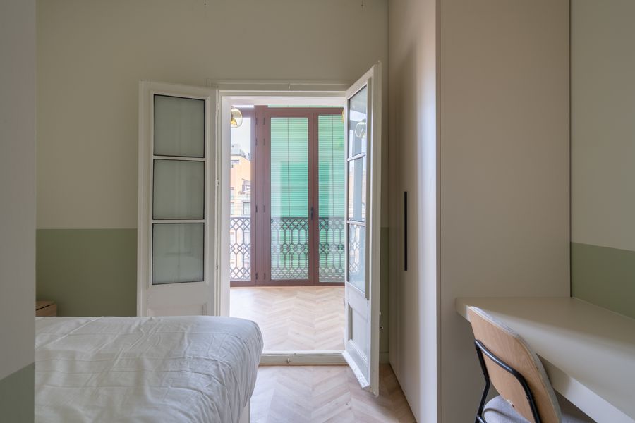 Superior Double Room with Shared Bathroom and Gallery - 42D5