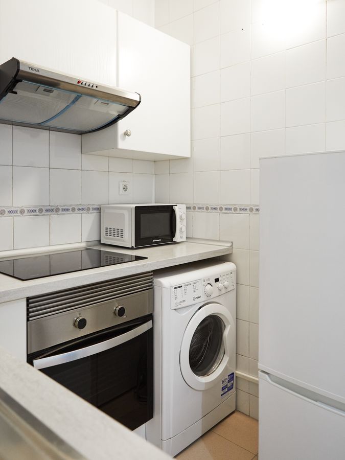 2-Bedroom 1-Bathroom Penthouse with Terrace - ENT21