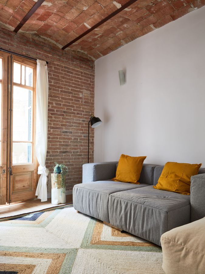 3-Bedroom 1-Bathroom Apartment - PRAL21