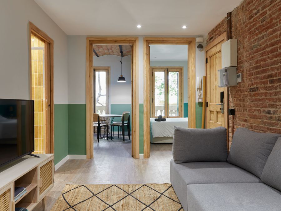 3-Bedroom 2-Bathroom Apartment - PRAL11
