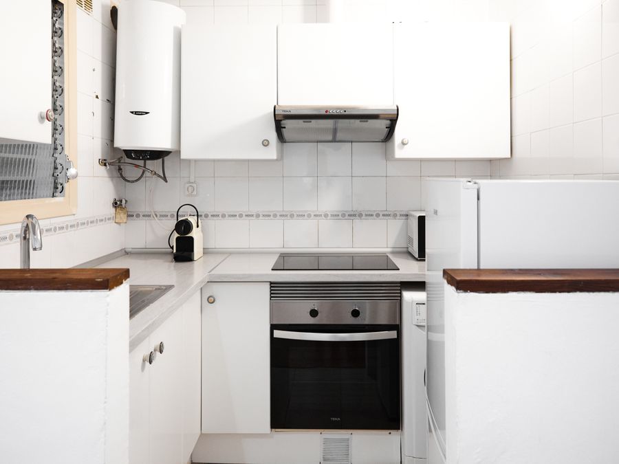 2-Bedroom 1-Bathroom Penthouse with Terrace - ENT21