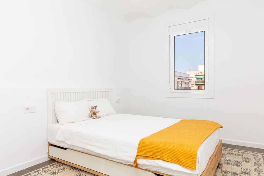 2-Bedroom 1-Bathroom Penthouse with Terrace - 517