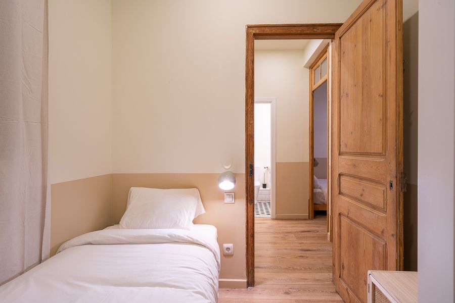 3-Bedroom 2-Bathroom Apartment - PRAL11