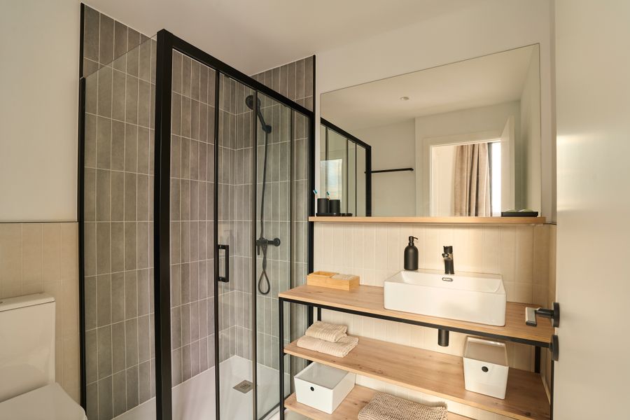 The Two Bedroom (2+1)