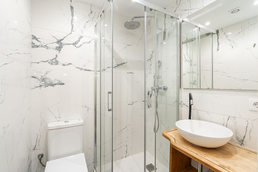 Standard Double Room with Shared Bathroom - PRALE1