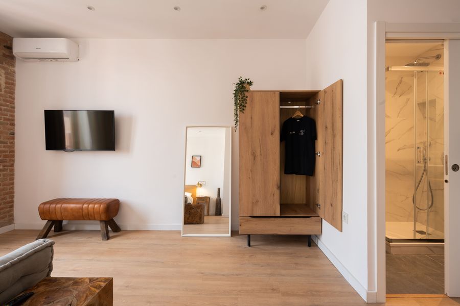 Premium Double Ensuite Room with Balcony - PRAL1A1