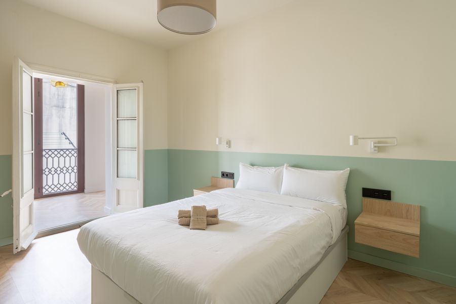 Superior Double Room with Shared Bathroom and Gallery - 42C5