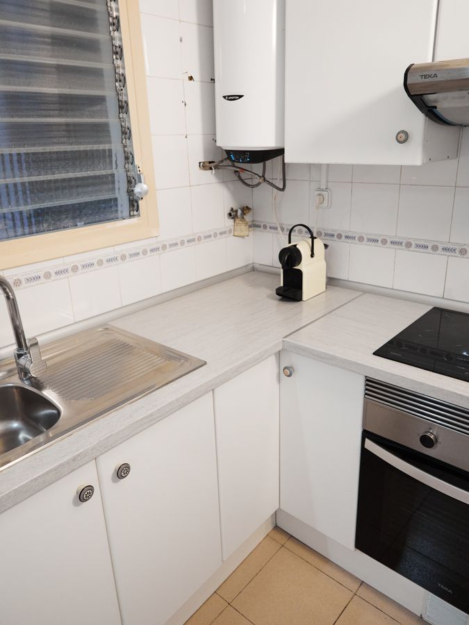 2-Bedroom 1-Bathroom Penthouse with Terrace - ENT21